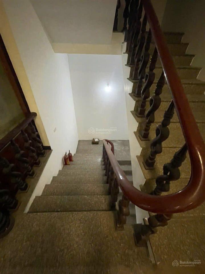 Cho thuê nhà ngọc thụy  133m2  tiện di chuyển sang tt hà nội