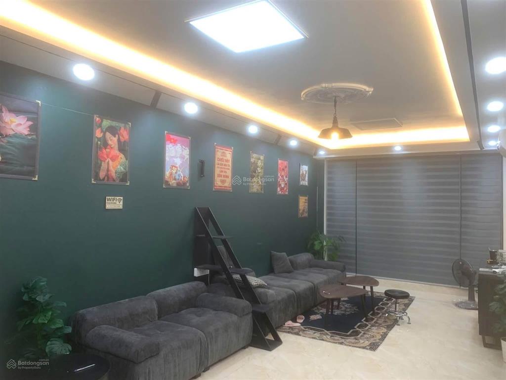 Cho thuê nhà ngọc thụy  133m2  tiện di chuyển sang tt hà nội