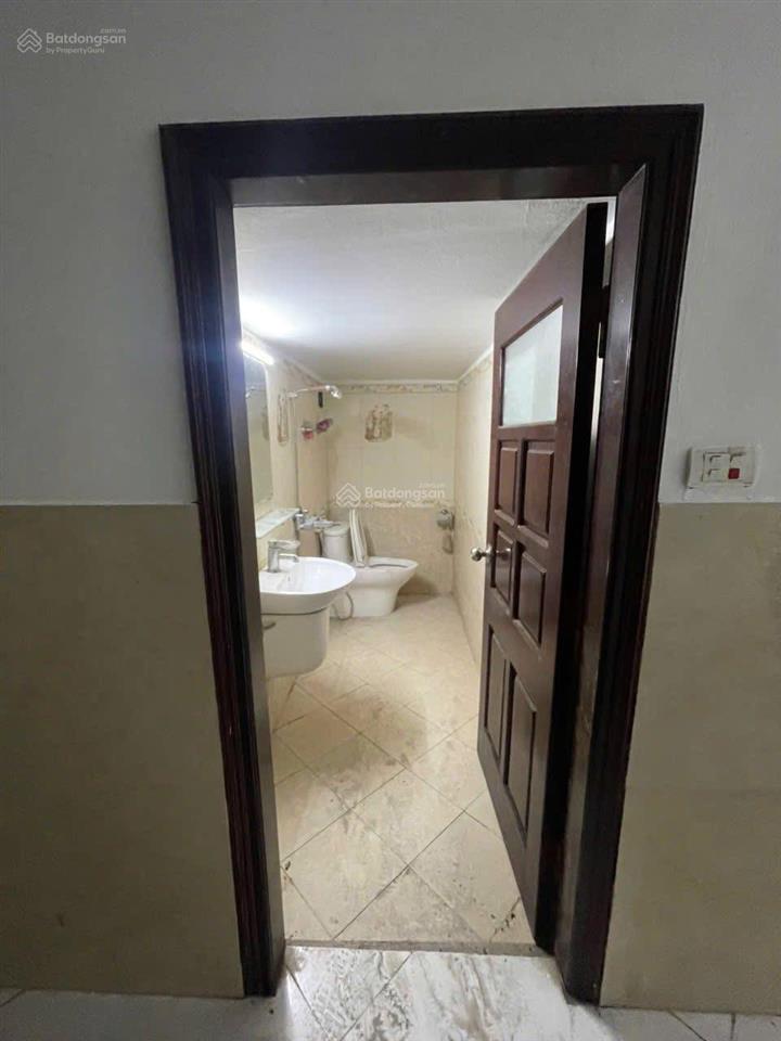 Cho thuê nhà ngọc thụy  133m2  tiện di chuyển sang tt hà nội