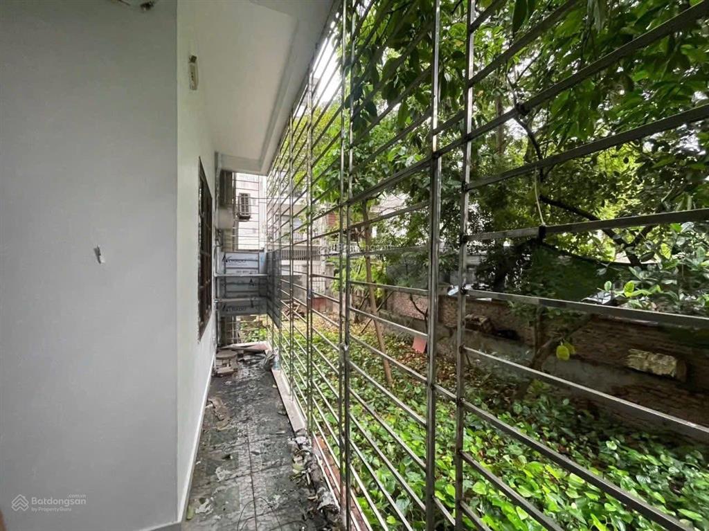 Cho thuê nhà ngọc thụy  133m2  tiện di chuyển sang tt hà nội
