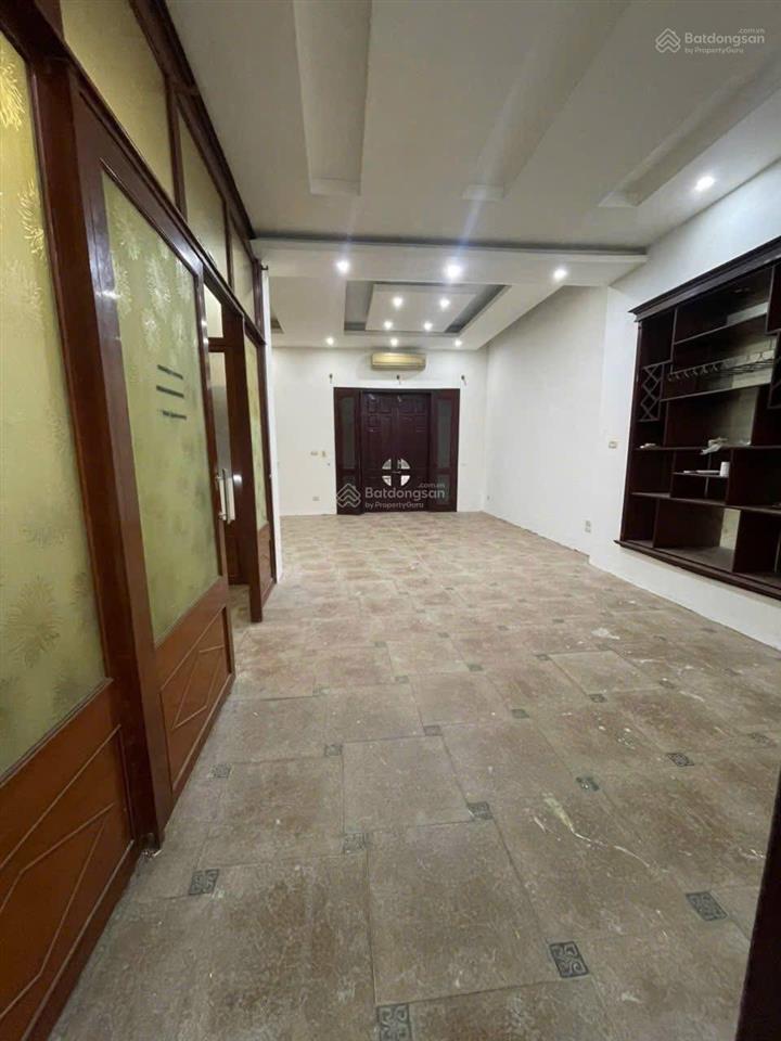 Cho thuê nhà ngọc thụy  133m2  tiện di chuyển sang tt hà nội
