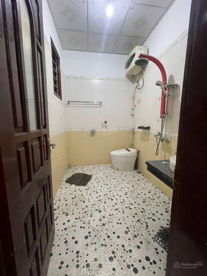 Cho thuê nhà ngọc thụy  133m2  tiện di chuyển sang tt hà nội