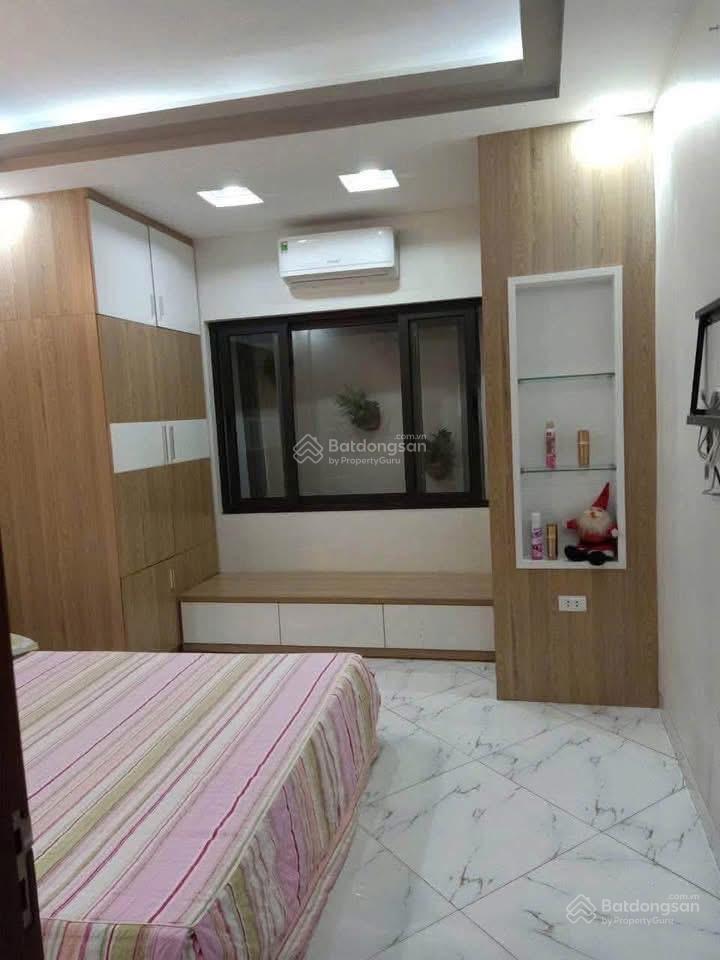 Cho thuê nhà nguyên căn phố lâm du  bồ đề  ô tô đỗ ngày đêm cách 20m  4pn  đầy đủ nội thất