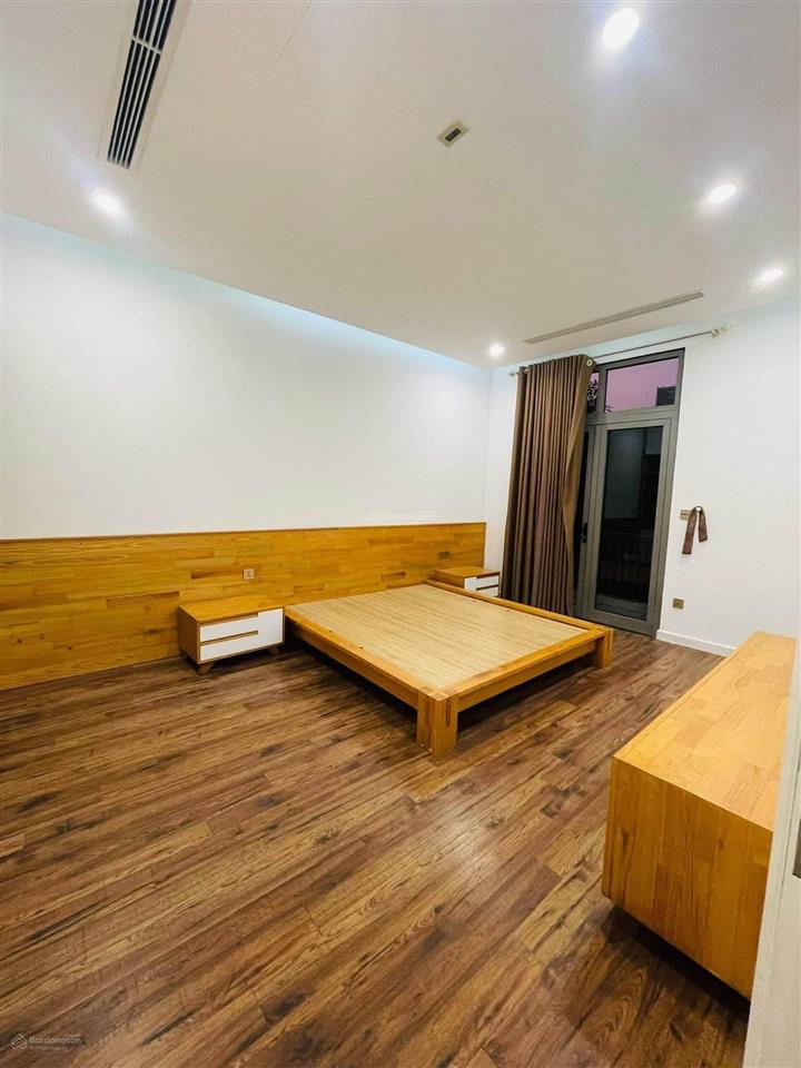 Cho thuê nguyên căn biệt thự vinhomes the harmony  vỉa hè, ô tô tránh  4pn  ở hộ gd