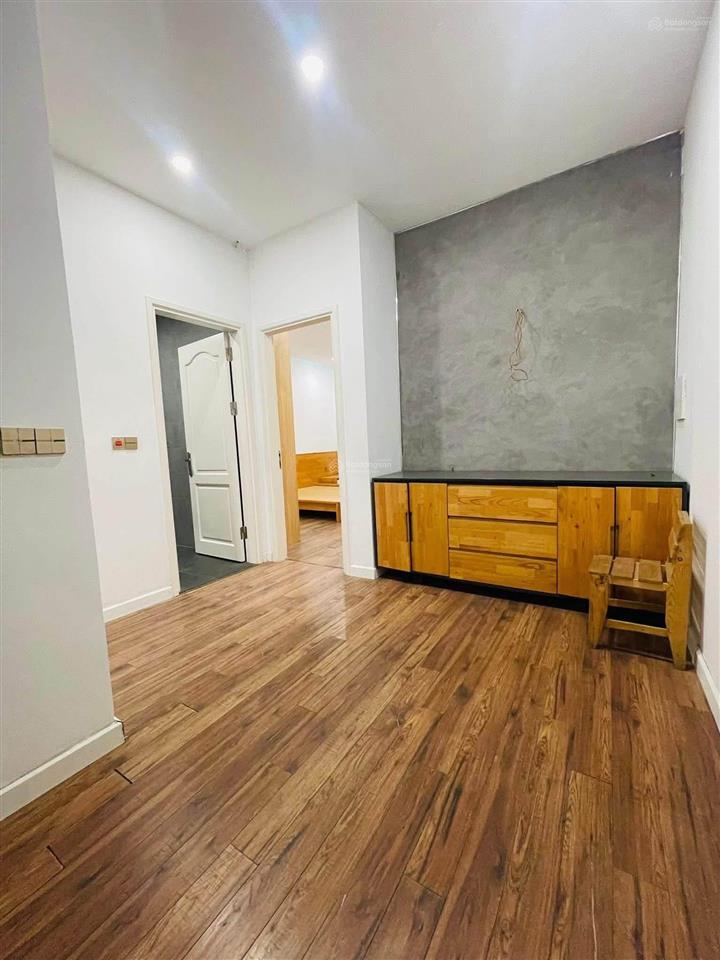 Cho thuê nguyên căn biệt thự vinhomes the harmony  vỉa hè, ô tô tránh  4pn  ở hộ gd