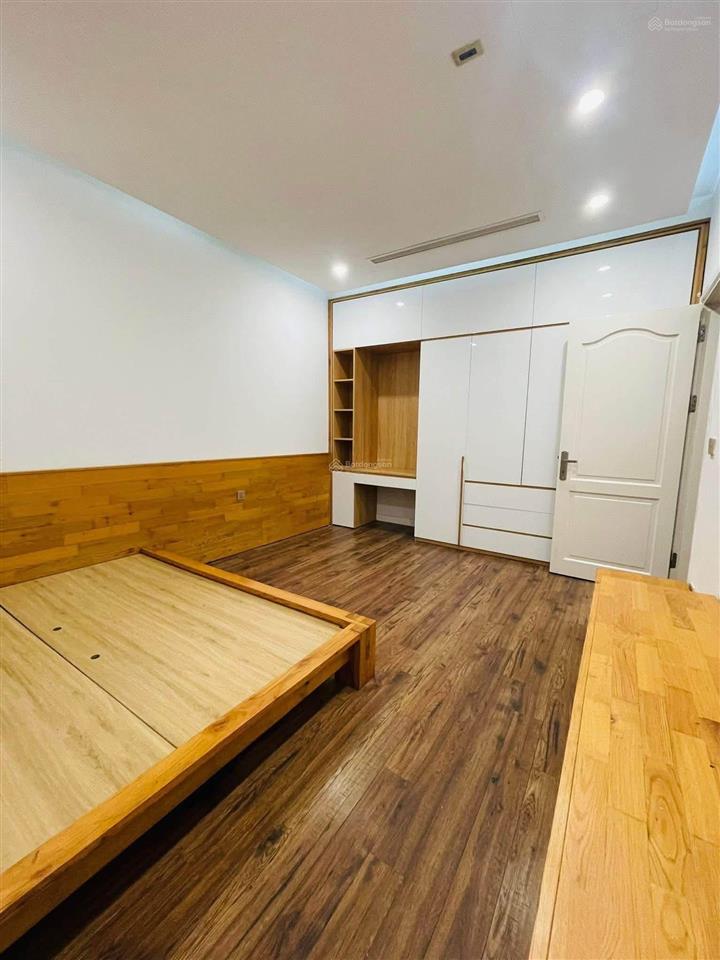 Cho thuê nguyên căn biệt thự vinhomes the harmony  vỉa hè, ô tô tránh  4pn  ở hộ gd