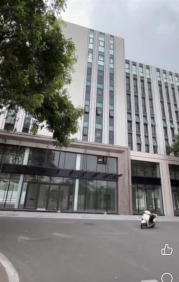 Cho thuê tòa nhà vp kđt việt hưng  4 thang máy, thang hàng  pccc đạt tiêu chuẩn xuất vat bv 24/