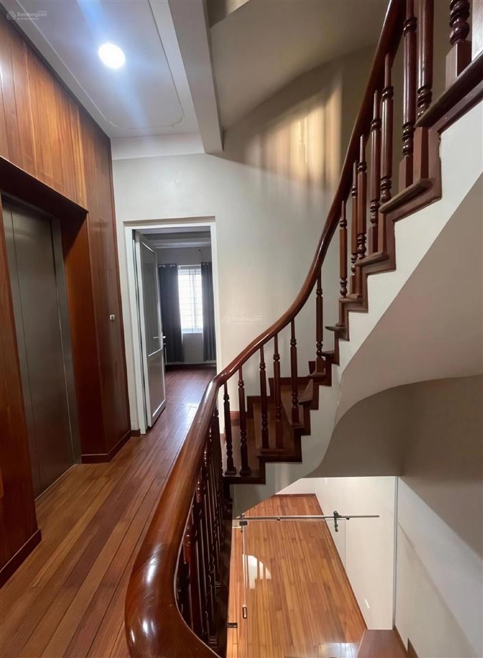 Bán nhà gia lâm  view hồ  ô tô tránh 12 tỷ  7 tầng thang máy