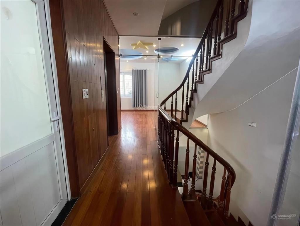 Bán nhà gia lâm  view hồ  ô tô tránh 12 tỷ  7 tầng thang máy