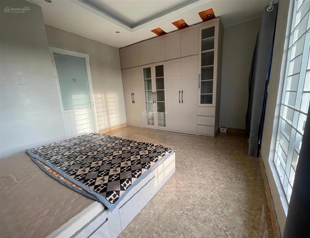 Bán nhà gia lâm  view hồ  ô tô tránh 12 tỷ  7 tầng thang máy