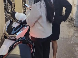 Siêu phẩm mặt ngõ gia lâm, gần vinocp  ô tô tránh  50m ra phố ô tô