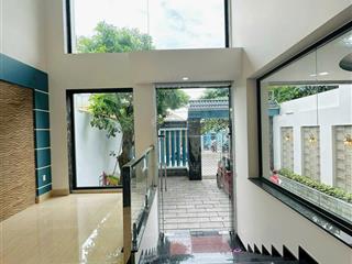 Giảm giá sâu  bán tòa căn hộ dịch vụ 6 tầng có thang máy đường 42, p. bình trưng đông, quận 2 cũ