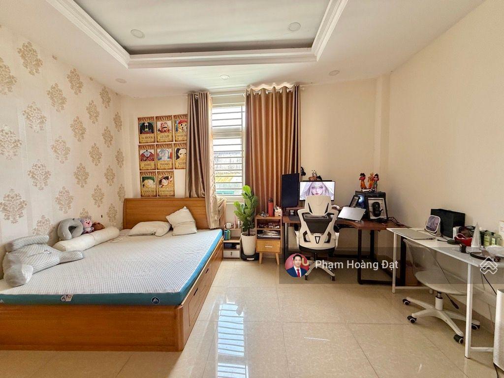 Nhà đẹp 3 tầng ngay đại học luật hiệp bình chánh, 65m2, 4pn, 7,5 tỷ tl