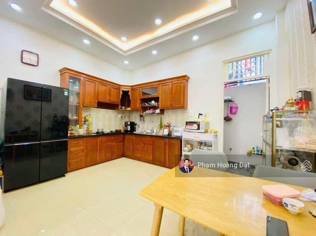 Nhà đẹp 3 tầng ngay đại học luật hiệp bình chánh, 65m2, 4pn, 7,5 tỷ tl