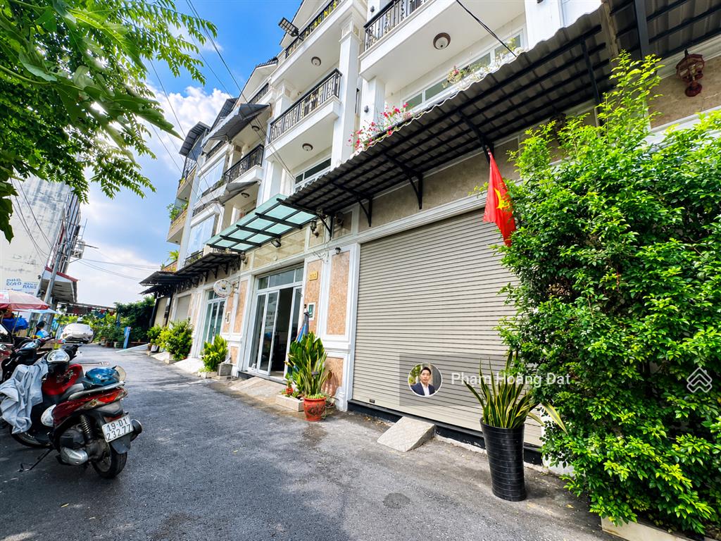Nhà đẹp 3 tầng gần gigamall, hiệp bình chánh, hẻm ô tô, ngang 4,9m