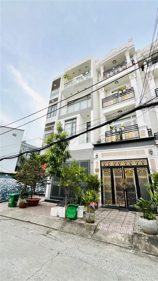 Bán nhà ngay gigamall, hẻm 6m, 52m2, 3 tầng, giá tốt