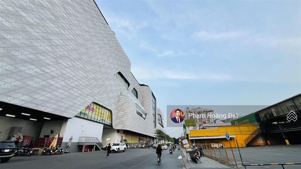 Bán nhà ngay gigamall, hẻm 6m, 52m2, 3 tầng, giá tốt