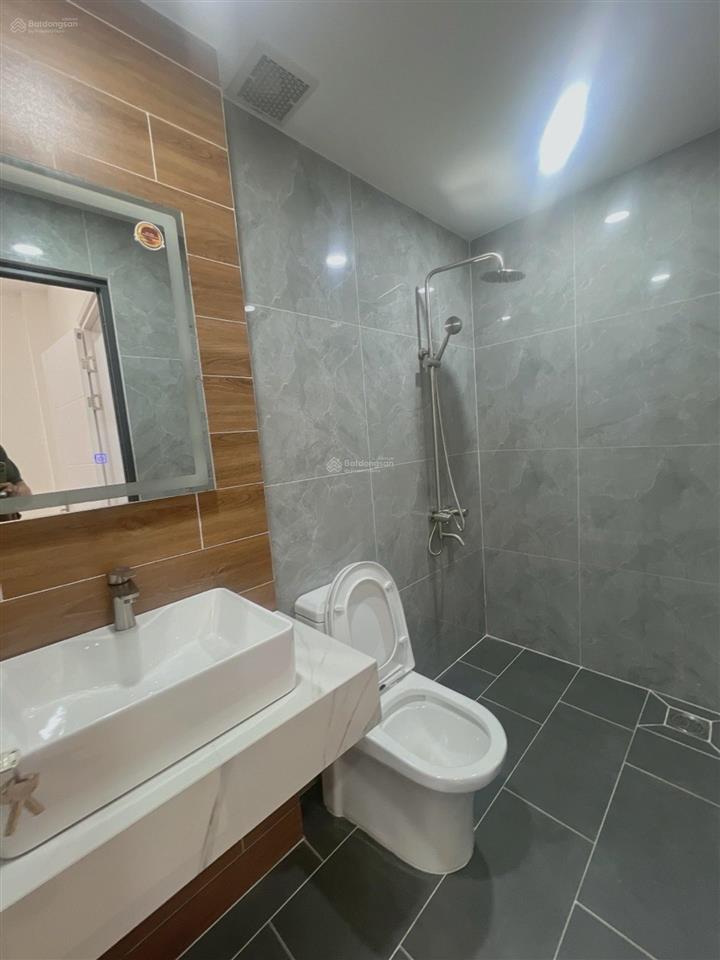 Bán nhà mới 5 tầng sát vách vạn phúc city, cổng đinh thị thi, nhỉnh 8 tỷ