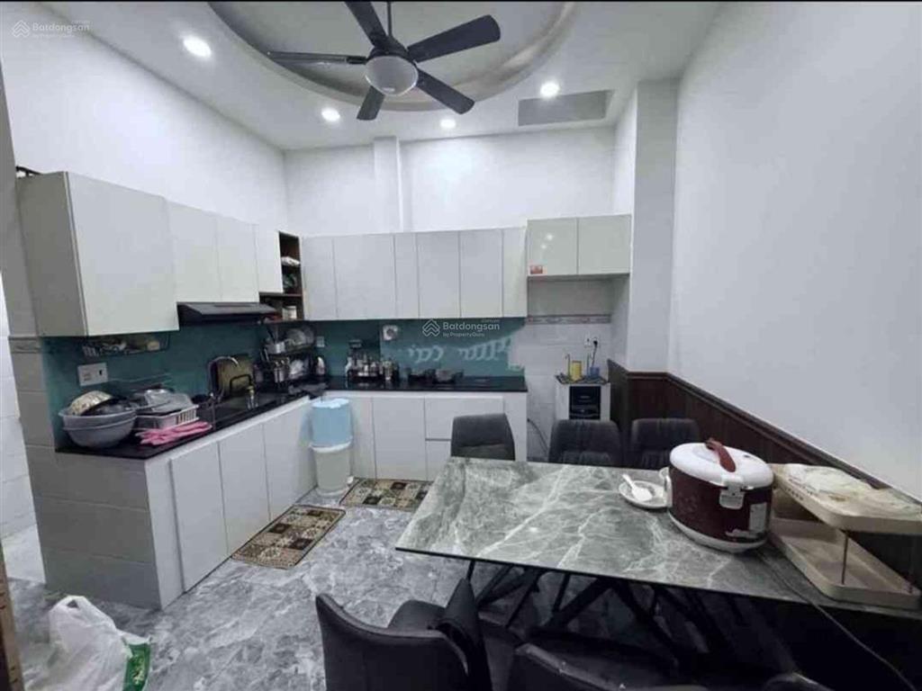 Nhà mặt hẻm kinh doanh ngay tô ngọc vân, 4 tầng, 4pn, nhỉnh 6 tỷ