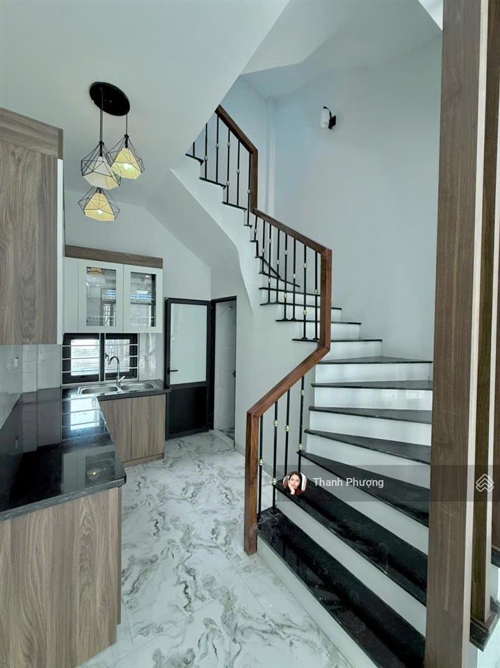 Bán nhà 30m xây 4 tầng hiện đại có ban công. 20m ra trục đường ô tô đi. giá 3.6 tỷ.  0966 929 ***