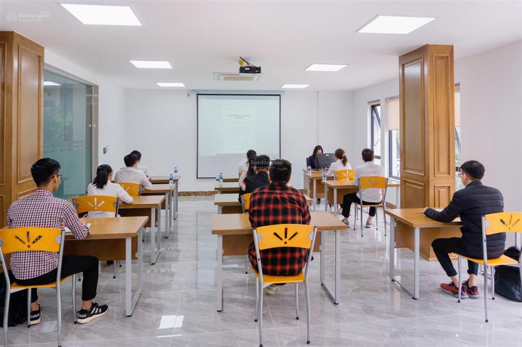 Cc cho thuê nhà dt 75m2 x 6 tầng tại phố trung kính làm văn phòng, trung tâm đào tạo học có thể ở