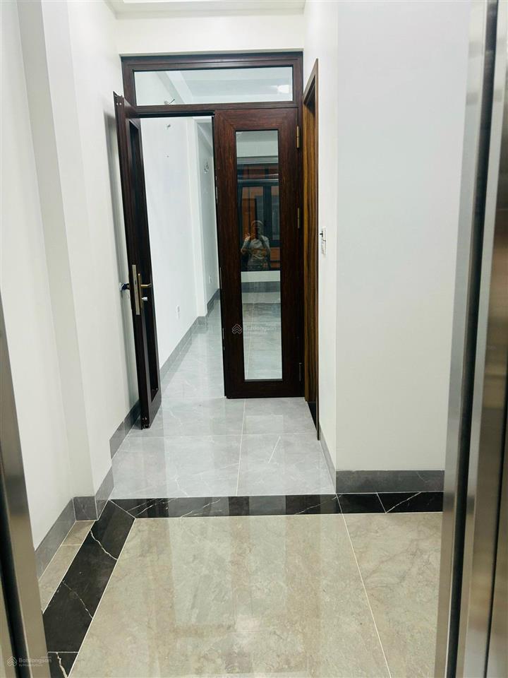 Cho thuê nhà 60m2 có thang máy làm vp, spa, vị trí trung tâm gần phố trung kínhyên hoà ra cầu giấy
