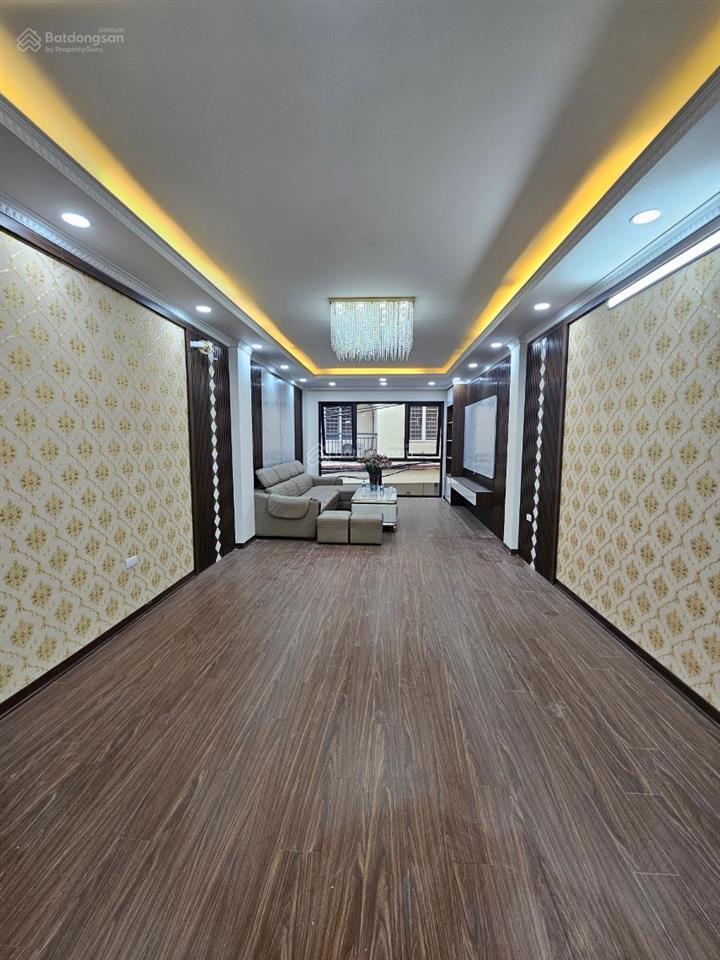 Cho thuê nhà 60m2 có thang máy làm vp, spa, vị trí trung tâm gần phố trung kínhyên hoà ra cầu giấy