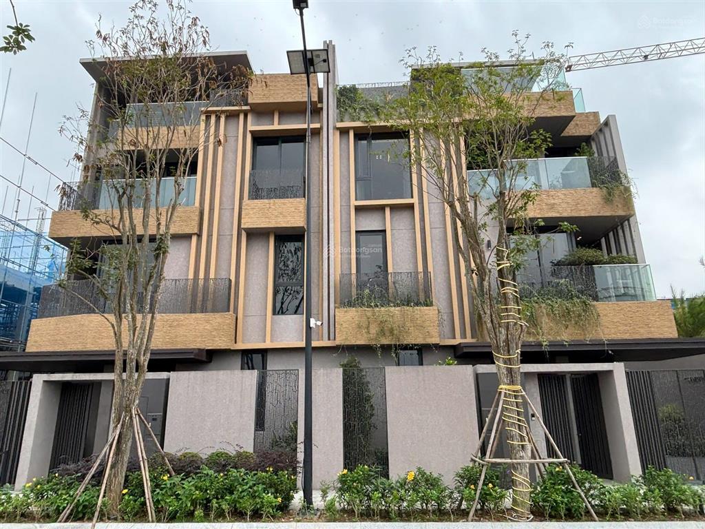 Bán shophouse giá cạnh tranh the fullton, 23 tỷ, 160,5 m2, mặt tiền 10,7m rộng ngang căn song lập