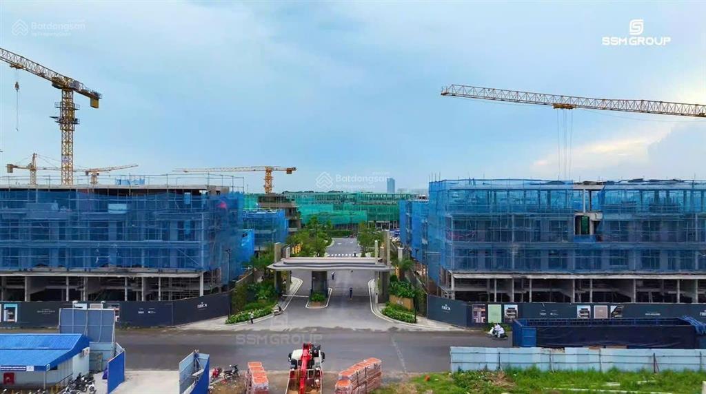 Bán shophouse giá cạnh tranh the fullton, 23 tỷ, 160,5 m2, mặt tiền 10,7m rộng ngang căn song lập