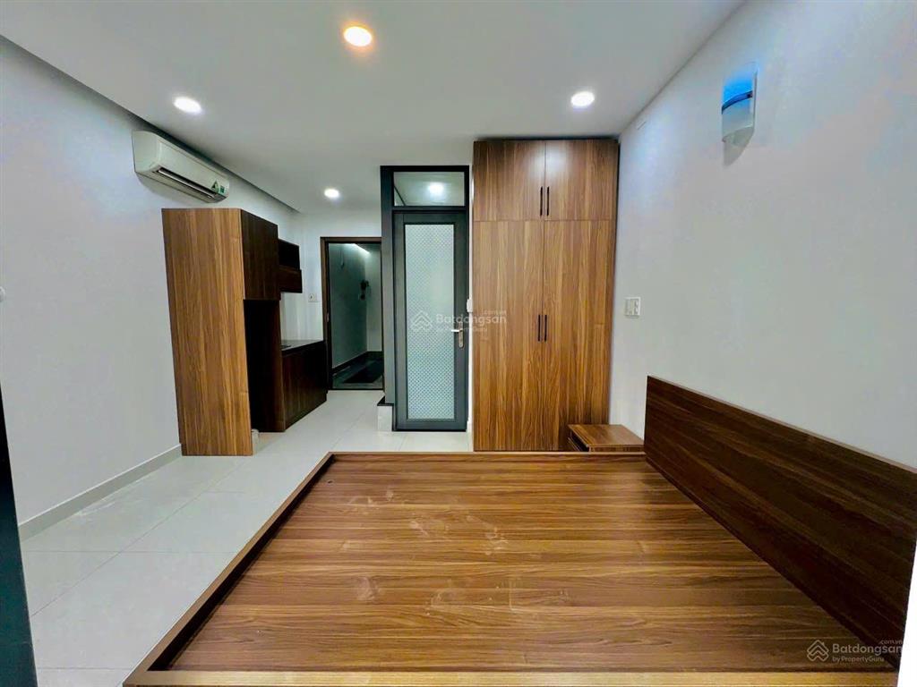 Cho thuê căn hộ quận 1 gần bùi viện, nguyễn huệ, ngã 6 phù đổng, ban công full nội thất, thang máy