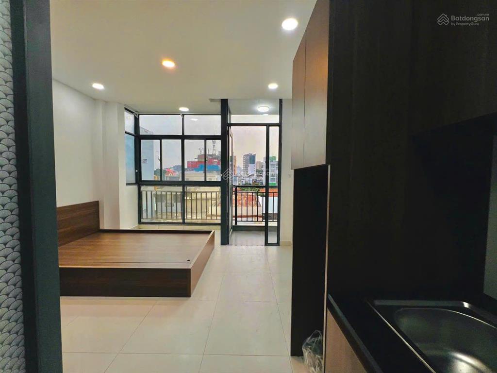 Cho thuê căn hộ quận 1 gần bùi viện, nguyễn huệ, ngã 6 phù đổng, ban công full nội thất, thang máy