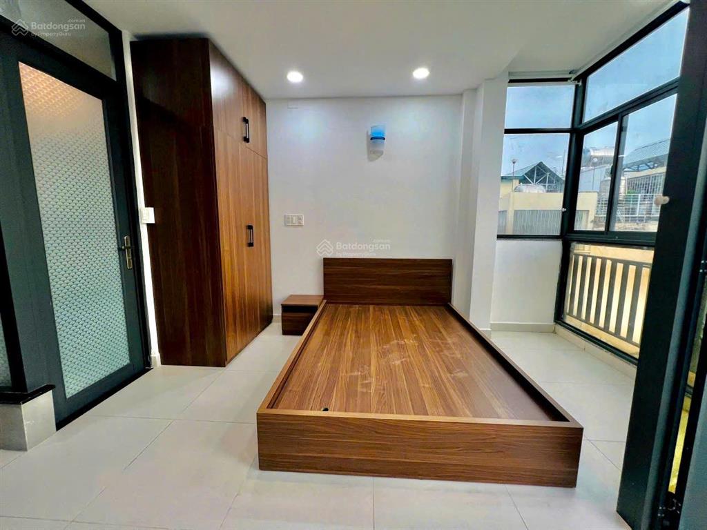 Cho thuê căn hộ quận 1 gần bùi viện, nguyễn huệ, ngã 6 phù đổng, ban công full nội thất, thang máy