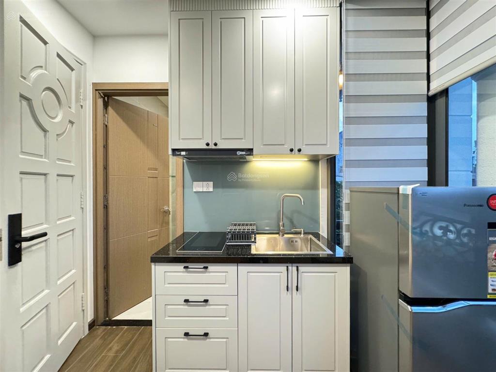 Cho thuê căn hộ có gác quận 10 gần vạn hạnh mall, huflit có ban công, thang máy, hầm xe mặt tiền