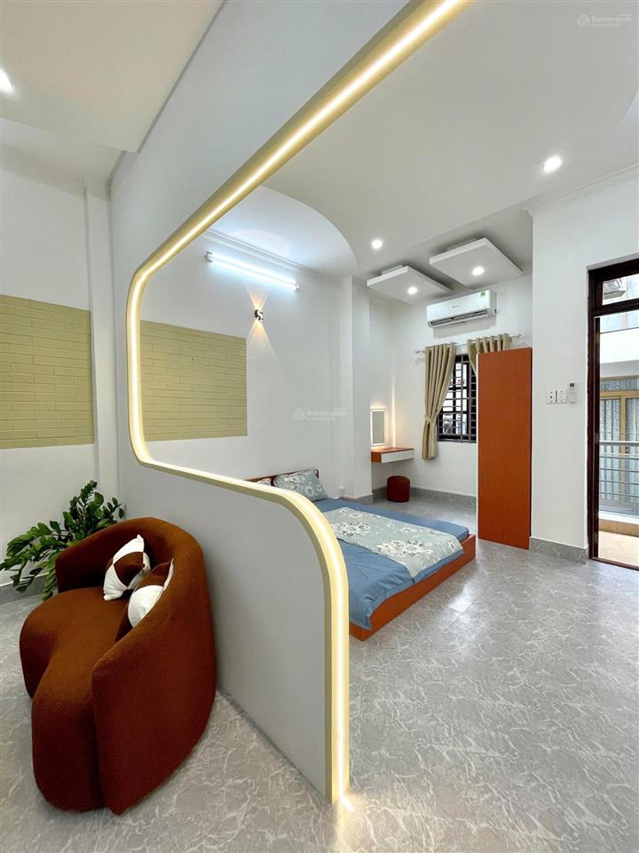 Cho thuê căn hộ quận 1 gần bùi viện, nguyễn huệ, ngã 6 phù đổng, ban công full nội thất, máy giặt