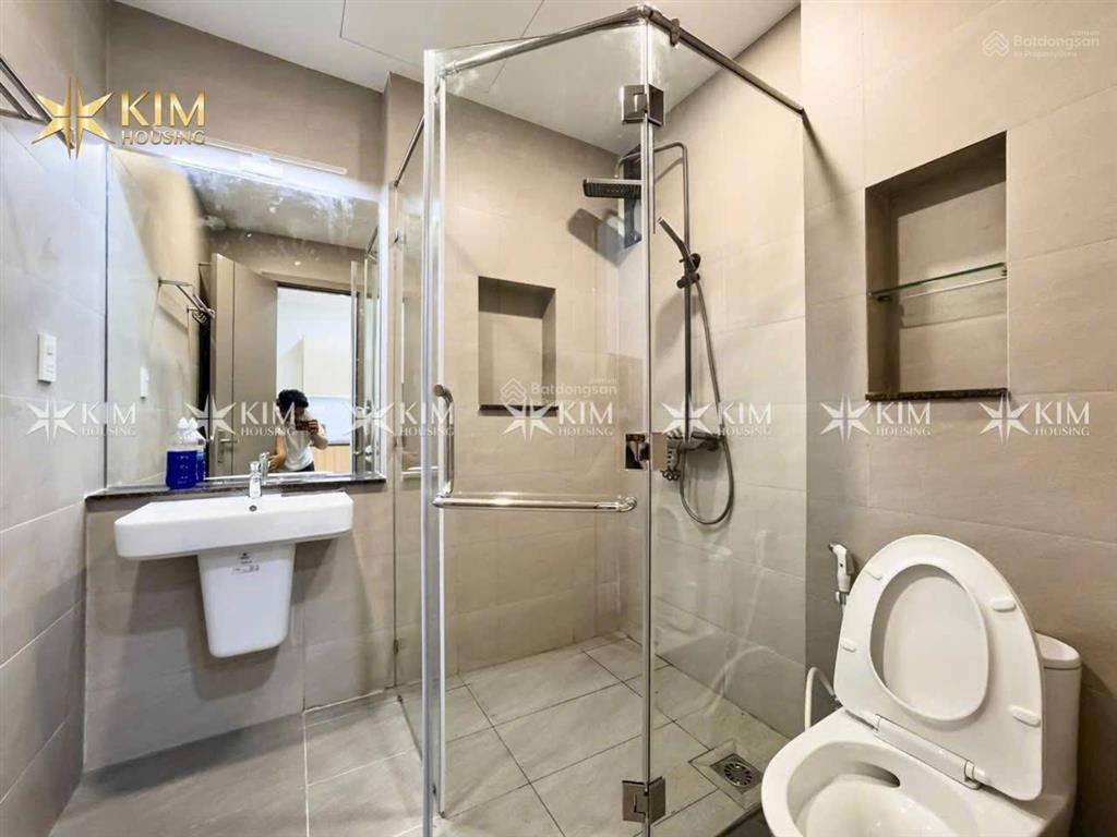Cho thuê căn hộ full nội thất ngay trung tâm quận 1, thang máy ban công, gần nhà thờ đức bà