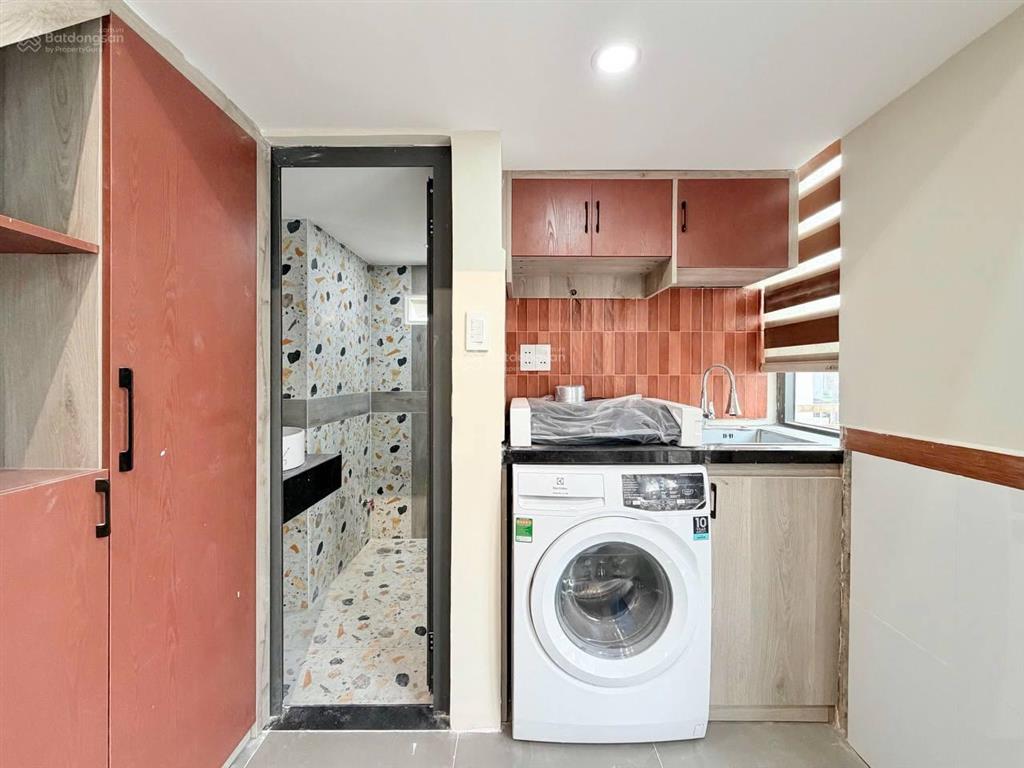 Cho thuê phòng có gác quận 5, gần đh sài gòn, sư phạm, có ban công, máy giặt riêng, full nội thất