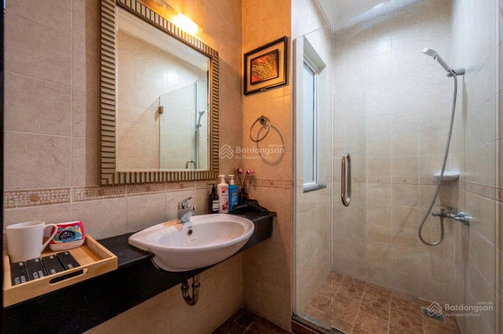 Cho thuê căn hộ 1pn full nội thất mặt tiền hai bà trưng, q3 gần hồ con rùa, bộ giáo dục
