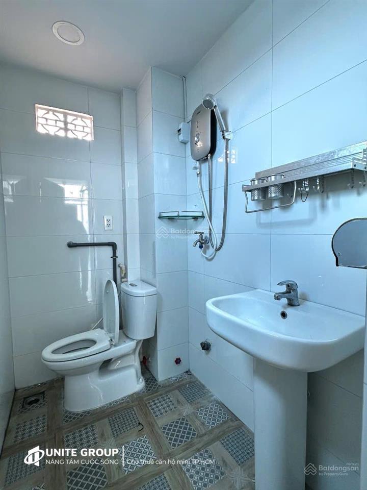 Cho thuê căn hộ quận 1 có ban công, full nội thất gần bộ công an, bùi viện, cầu nguyễn văn cừ