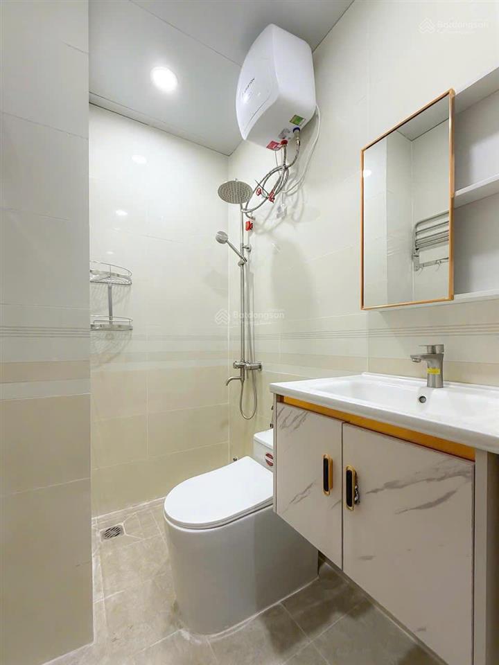 Cho thuê căn hộ full nội thất tân định quận 1, có ban công, gần nhà thờ đức bà, máy giặt riêng