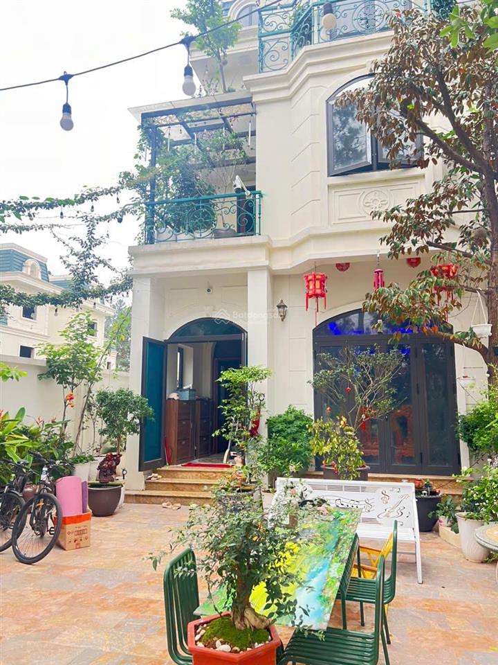 Bán bt song lập phoenix  hướng đông nam  ngay trung tâm thành phố.  0973 030 ***