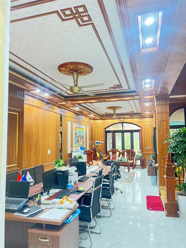 Bán bt song lập phoenix  hướng đông nam  ngay trung tâm thành phố.  0973 030 ***