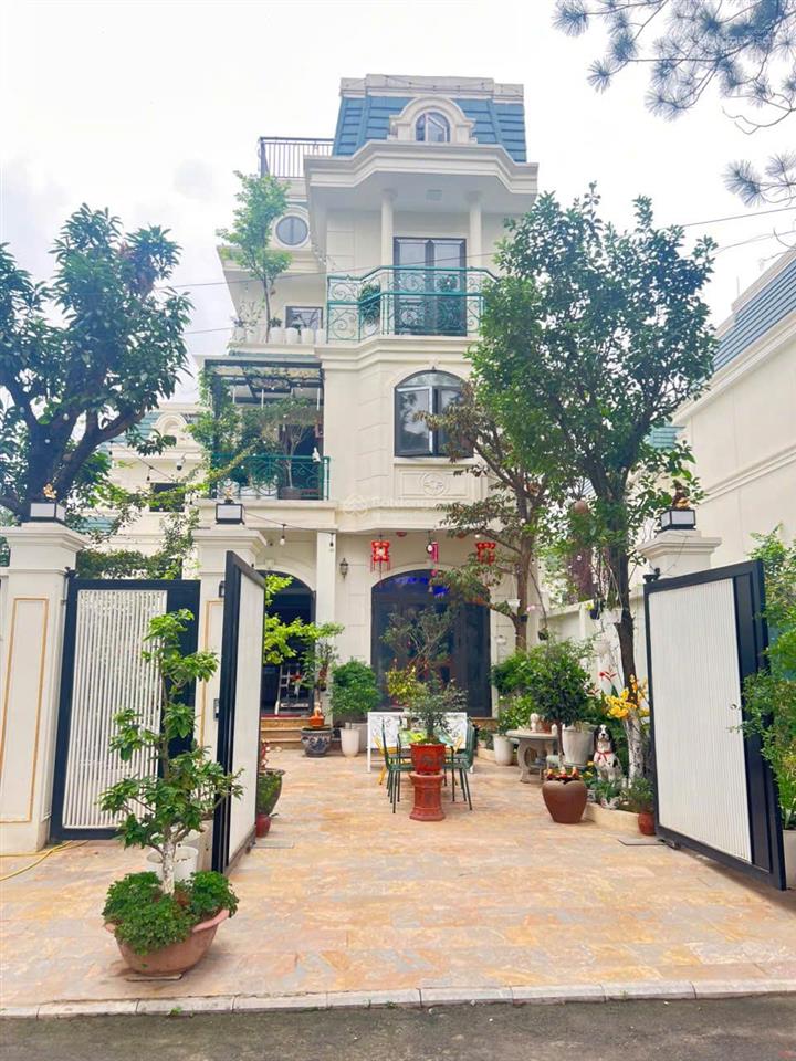 Bán bt song lập phoenix  hướng đông nam  ngay trung tâm thành phố.  0973 030 ***