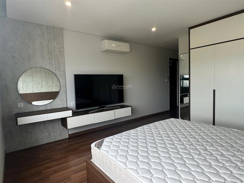 Chính chủ cần cho thuê căn hộ 135m2 tại khu ngoại giao đoàn hà nội với 3 ngủ 3 vệ sinh vào ở luôn