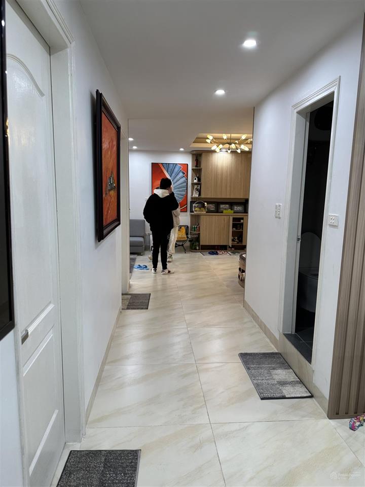 Chính chủ gửi bán căn hộ 138m2 tại khu đô thị vườn đào tây hồ hà nội, sẵn sổ sang tên cho khách