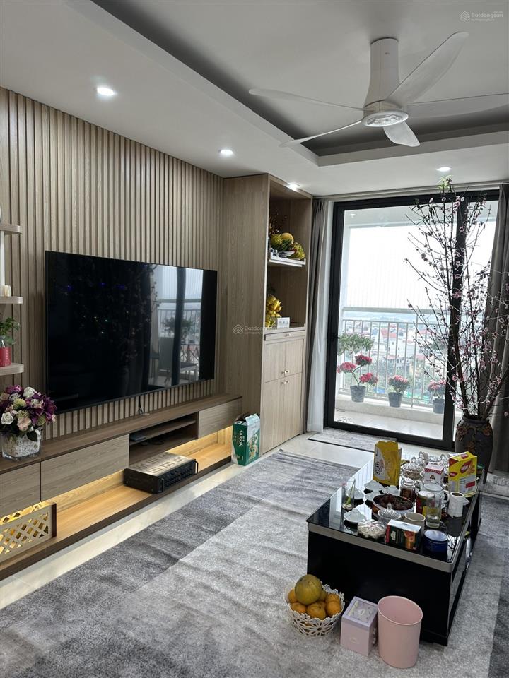 Chính chủ gửi bán căn hộ 138m2 tại khu đô thị vườn đào tây hồ hà nội, sẵn sổ sang tên cho khách
