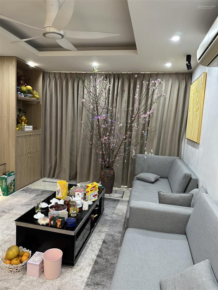 Chính chủ gửi bán căn hộ 138m2 tại khu đô thị vườn đào tây hồ hà nội, sẵn sổ sang tên cho khách