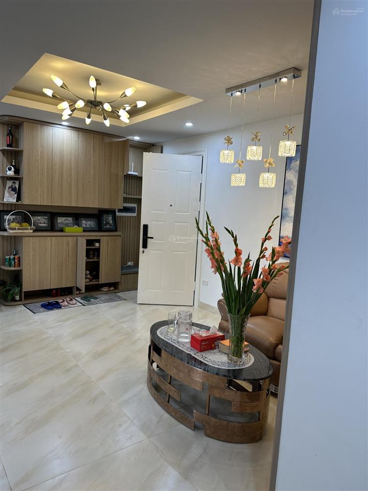 Chính chủ gửi bán căn hộ 138m2 tại khu đô thị vườn đào tây hồ hà nội, sẵn sổ sang tên cho khách