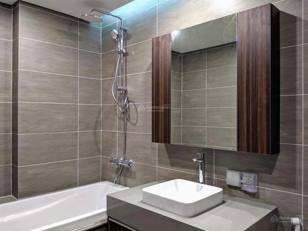 Chính chủ cần cho thuê căn hộ 1 ngủ 1 đa năng full nội thất vào ở được luôn tại 6th element tây hồ