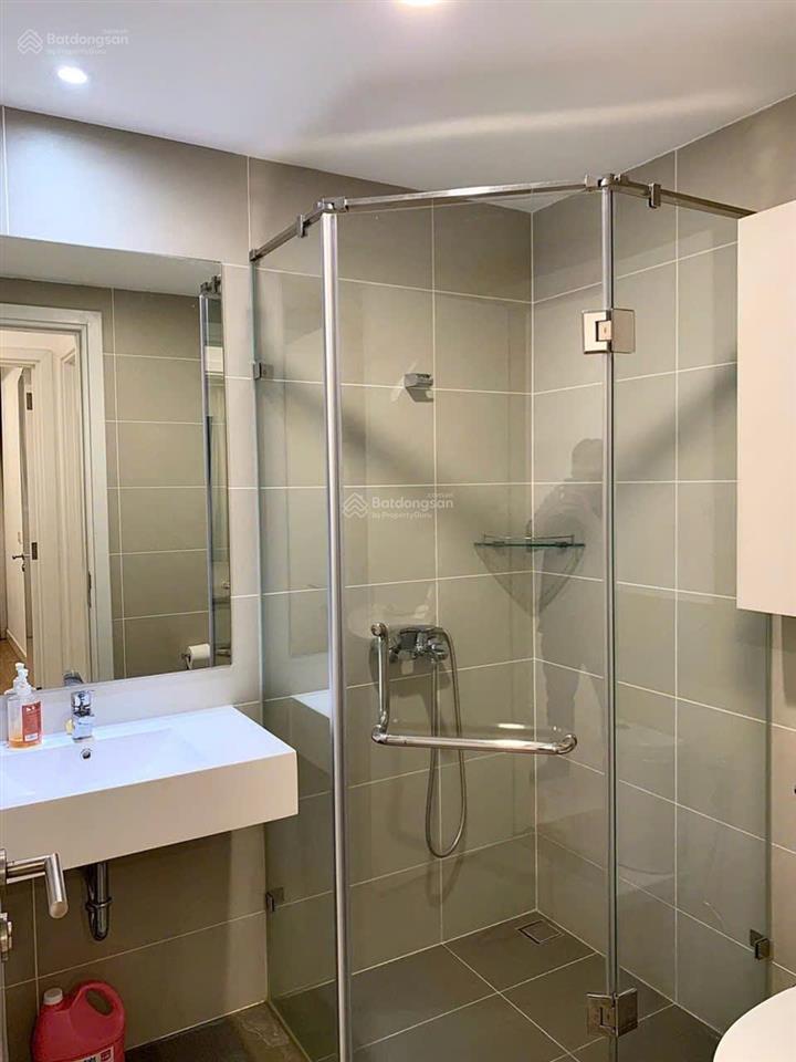 Tôi cần bán nhanh căn hộ 3 ngủ 2 vệ sinh tại kosmo tây hồ, view hồ tây giá 14 tỷ, với 118m2