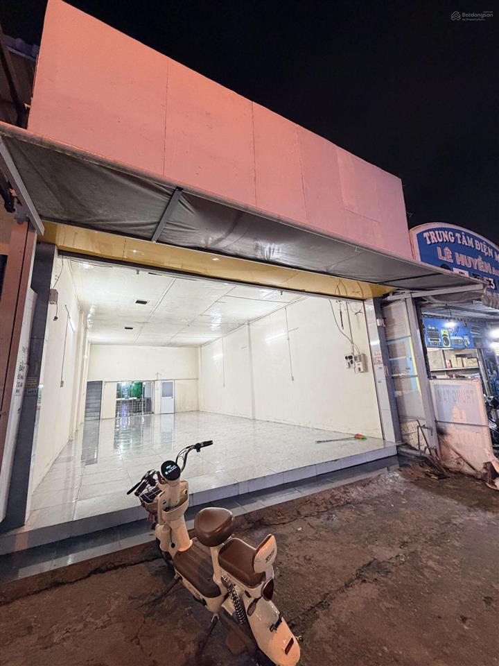 Cho thuê mặt bằng 102m2 ,nguyễn ảnh thủ quận 12  ngay ngã tư tô ký nguyễn ảnh thủ